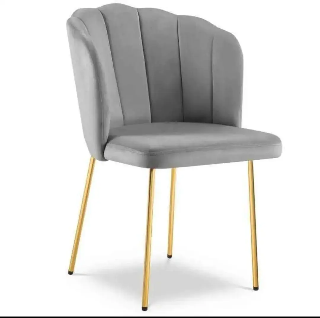 chaise dorée