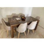 table marron et 6 chaises beiges